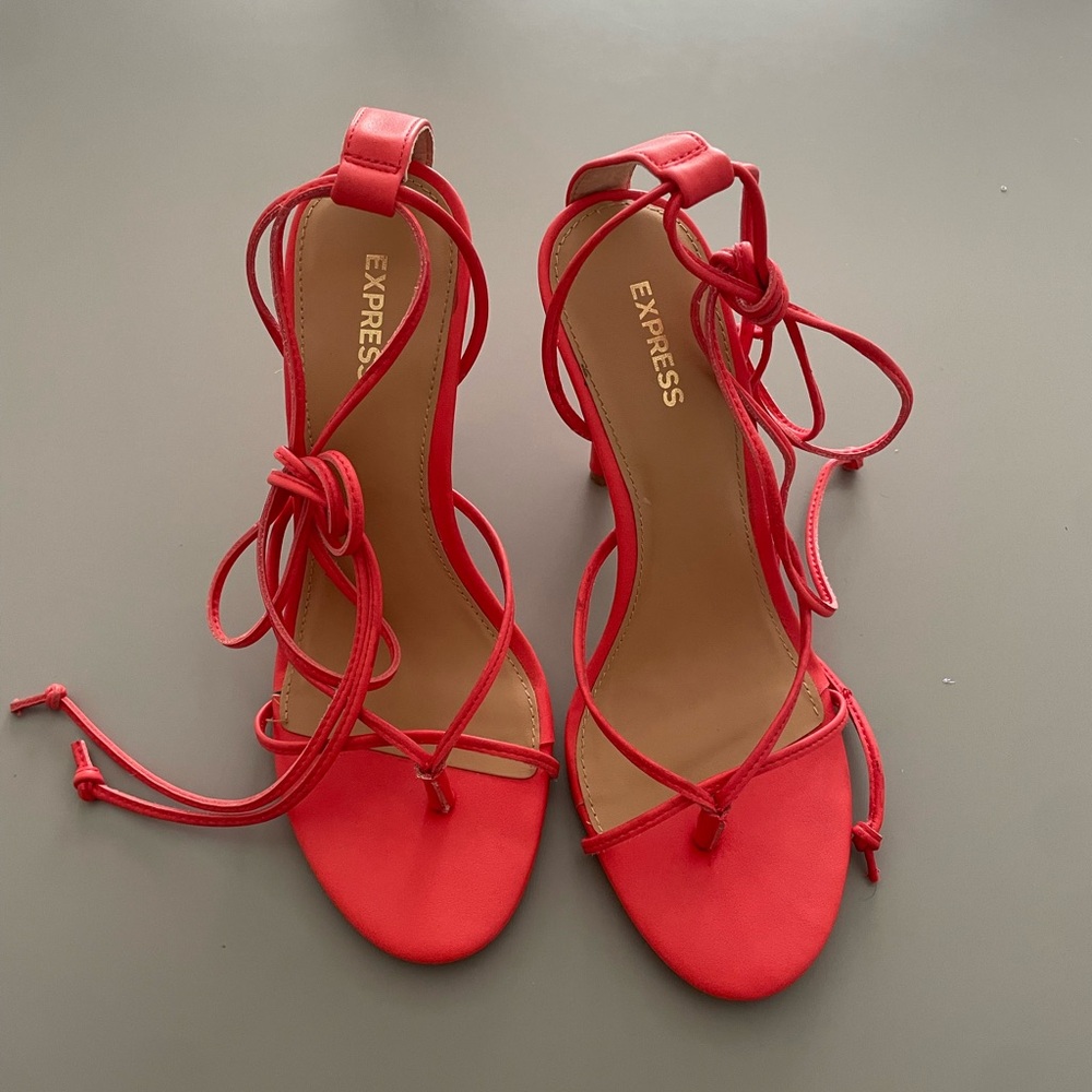 Express Coral Heels Elegant Design